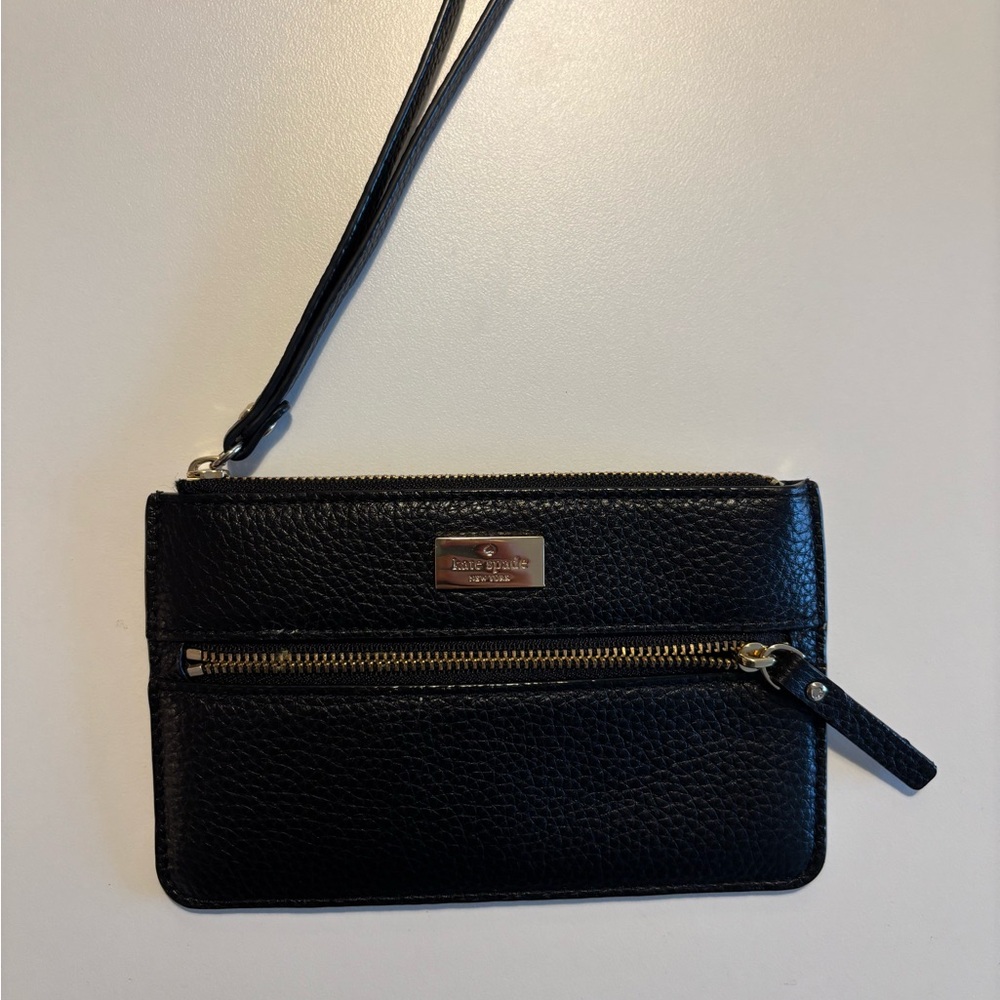 Kate Spade Black Textured Wristlet (like new)